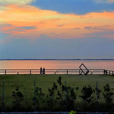 Familiar Close To The Apartment Lignano Sabbiadoro